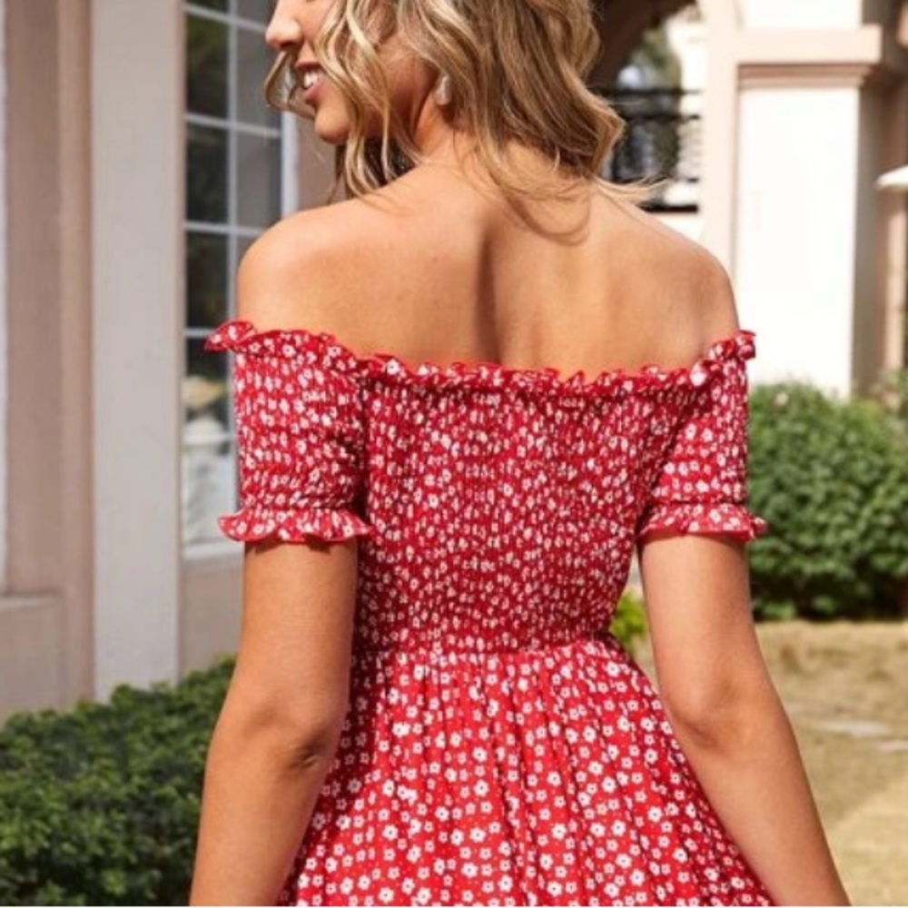 RED BLOUSE - Picture 3 of 9
